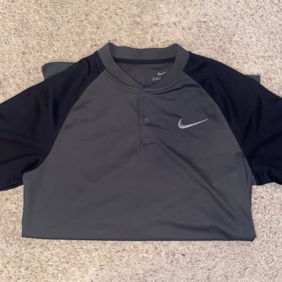 Nike DRI-FIT Buttoned Shirt - Picture 2 of 3